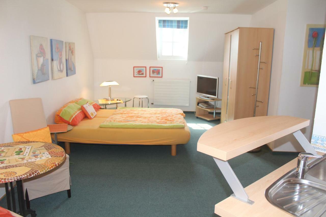 Faehrhaus Ferienwohnung Сарбург Екстериор снимка