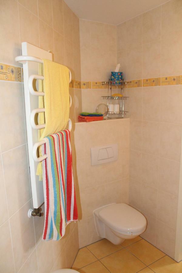 Faehrhaus Ferienwohnung Сарбург Екстериор снимка